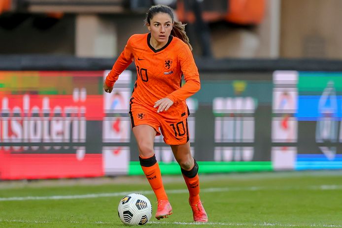 Oranje-international Van de Donk maakt na zes jaar Arsenal overstap naar Olympique Lyon | Nederlands voetbal | AD.nl